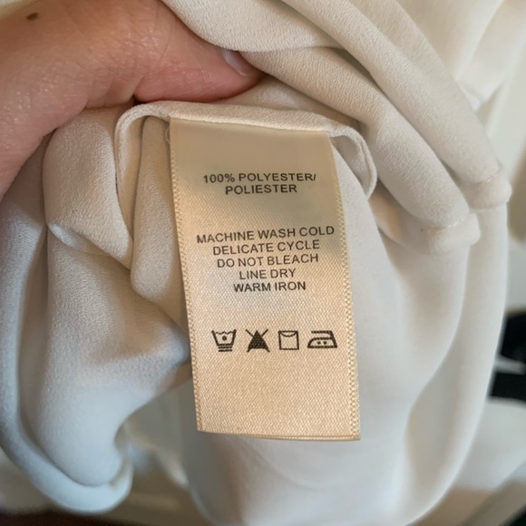 Kenneth Cole sleeveless blouse in white - Picture 4 of 5